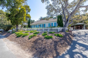 Photo for 84 Vía Del Pinar